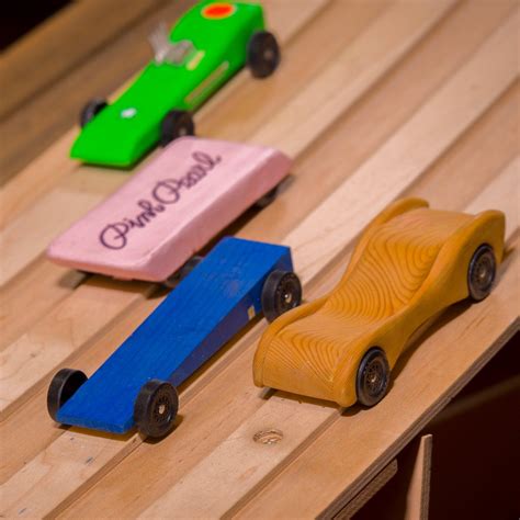 custom pinewood derby